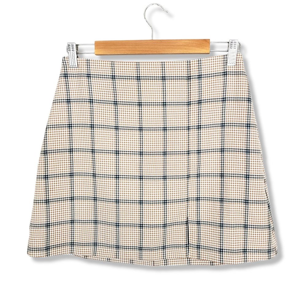 BP. Beige Plaid Mini-skirt Size Small